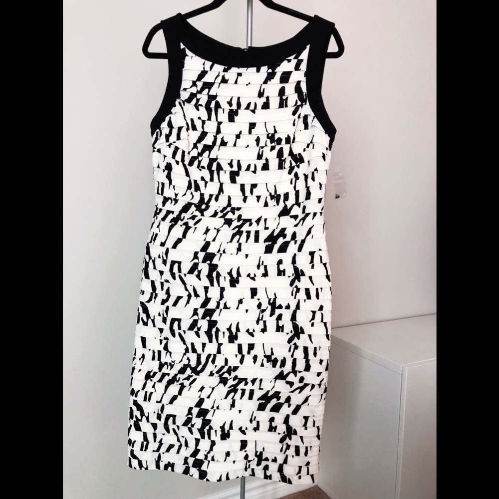 NWT Gilani Black White Print Sleeveless Midi Dress